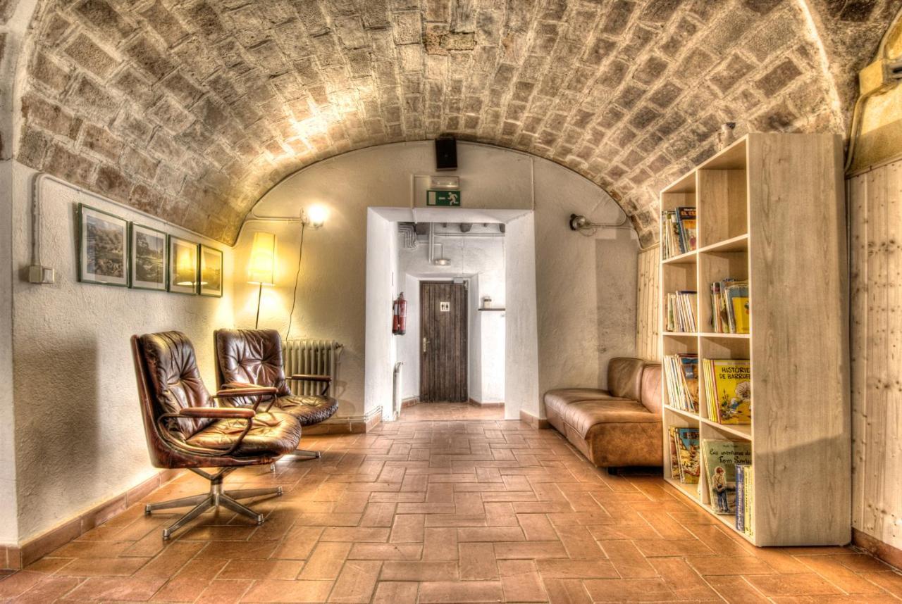 Хостел Mas Pages Sant Esteve De Guialbes Екстер'єр фото
